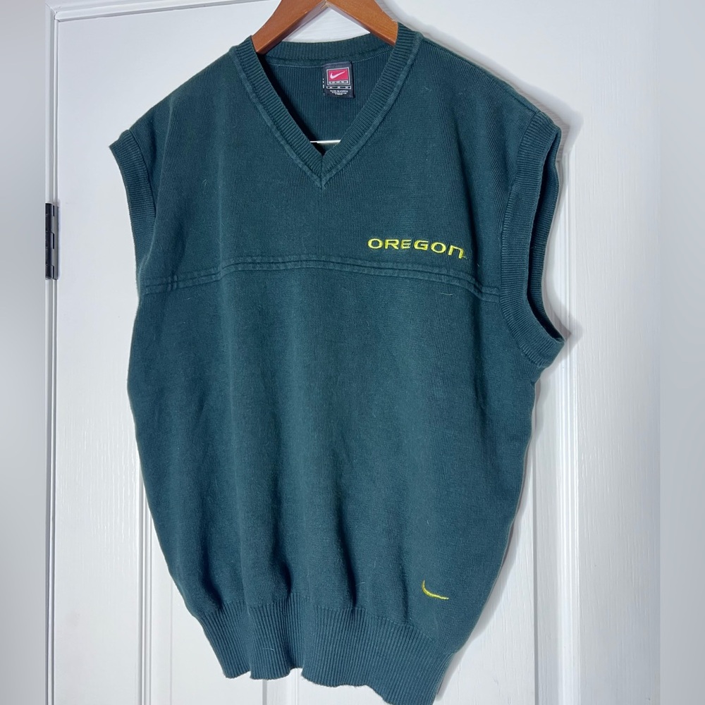 Oregon Nike Men's Dark Green V-Neck Sweater Vest - Men’s Medium